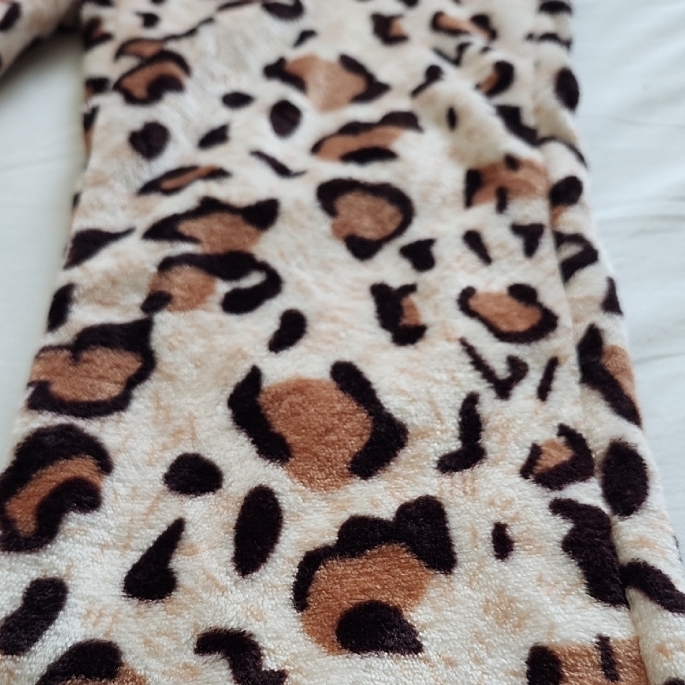 SHEIN Ribbed Beige and Leopard Print Set - Picture 5 of 5